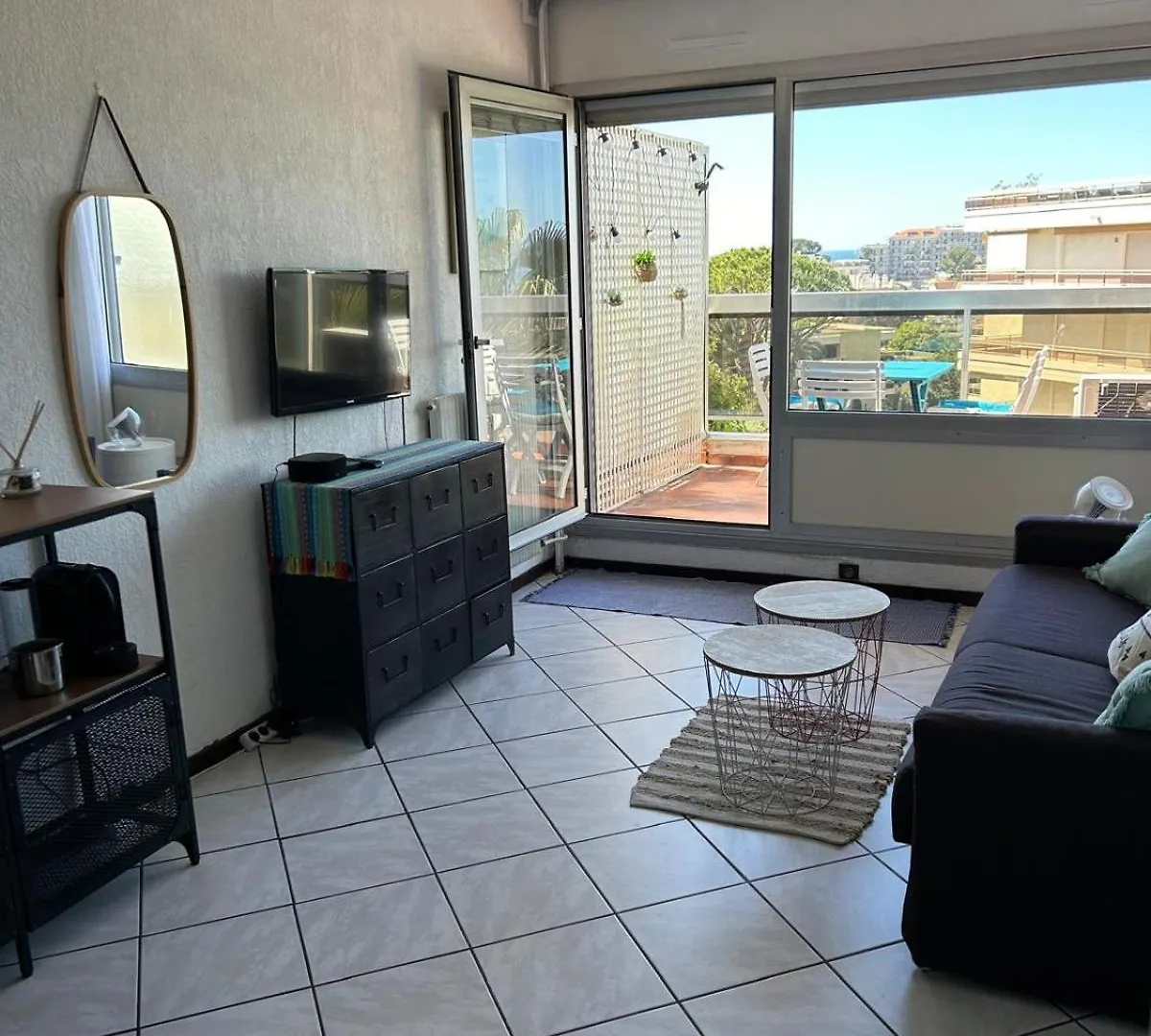 Apartment Canelle- Beau 2P,Tout Confort, Vue Mer, Piscine Antibes